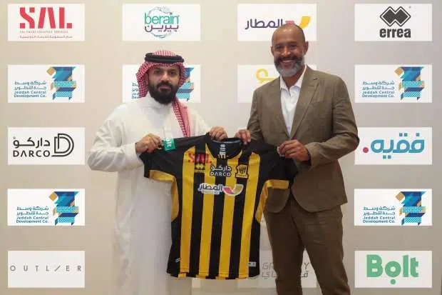 نونو سانتو يضم طارق حامد
